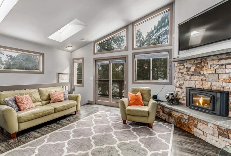 Tranquil Escape with Views of Mount Royal - Frisco, Colorado