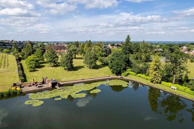 The Lake House - Malvern, United Kingdom