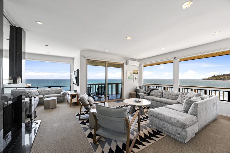 Malibu Beachfront Luxe with Private Beach Access - Malibu, California