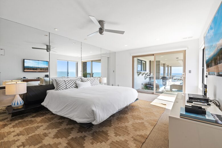 Malibu Beachfront Luxe with Private Beach Access - Malibu, California