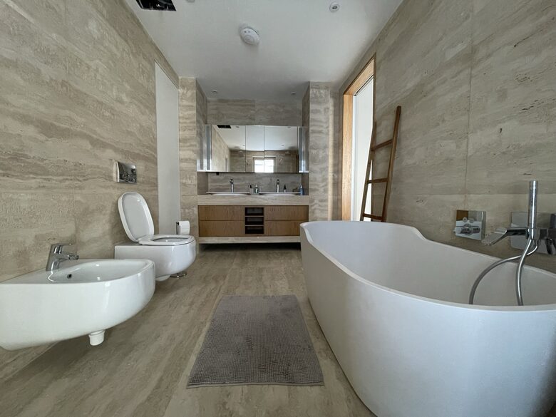 Luxury Seafront Penthouse with Private Pool & Breathtaking Panoramic Sea Views - Sliema, Malta