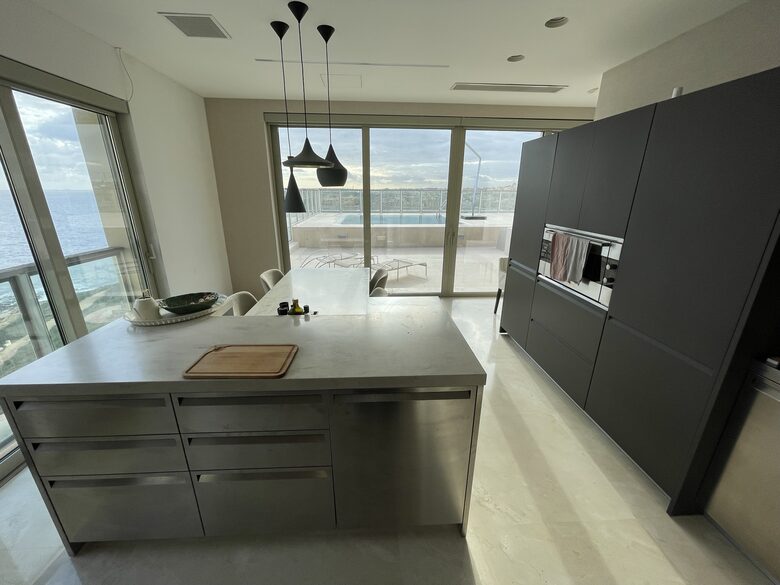Luxury Seafront Penthouse with Private Pool & Breathtaking Panoramic Sea Views - Sliema, Malta
