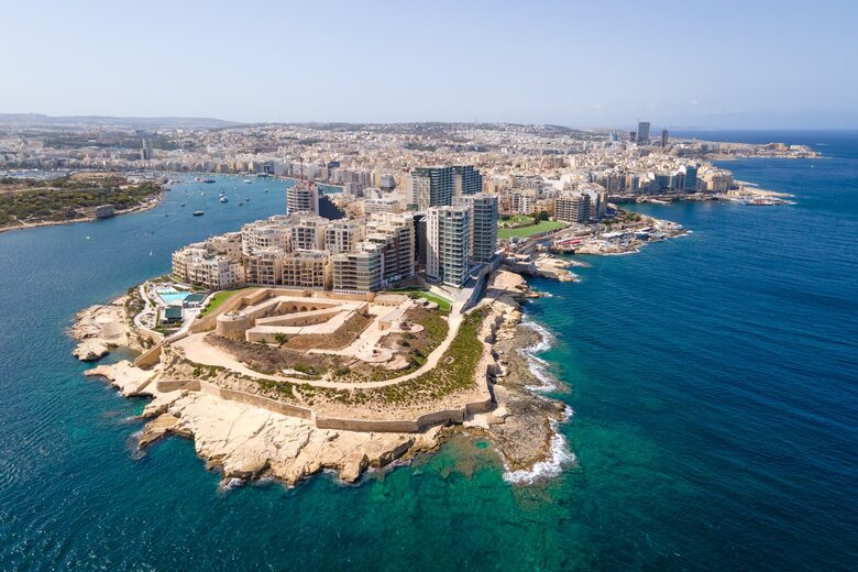 Luxury Seafront Penthouse with Private Pool & Breathtaking Panoramic Sea Views - Sliema, Malta