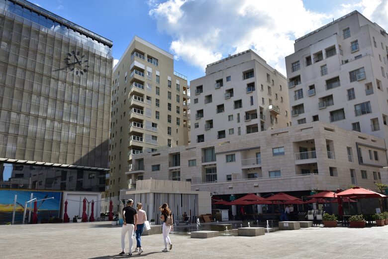 Luxury Seafront Penthouse with Private Pool & Breathtaking Panoramic Sea Views - Sliema, Malta