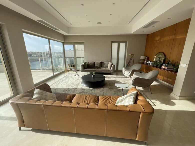 Luxury Seafront Penthouse with Private Pool & Breathtaking Panoramic Sea Views - Sliema, Malta