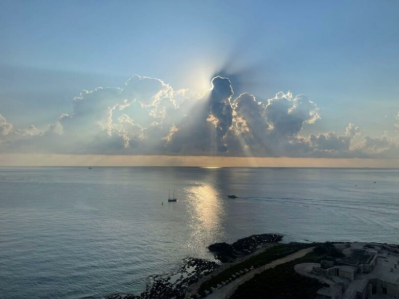 Luxury Seafront Penthouse with Private Pool & Breathtaking Panoramic Sea Views - Sliema, Malta