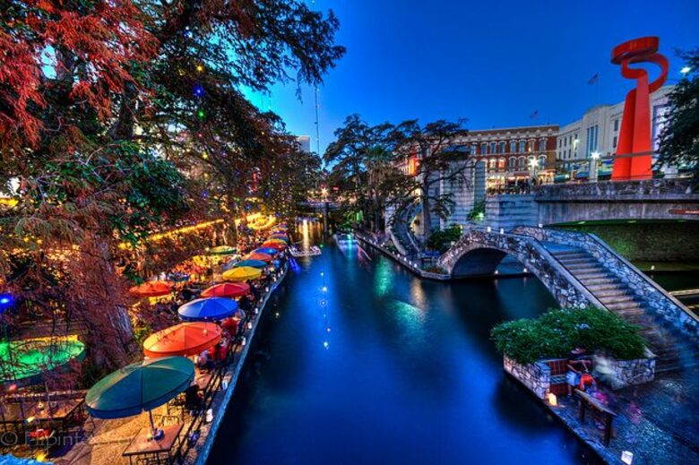 Beautiful 4-Bedroom San Antonio Getaway - San Antonio, Texas