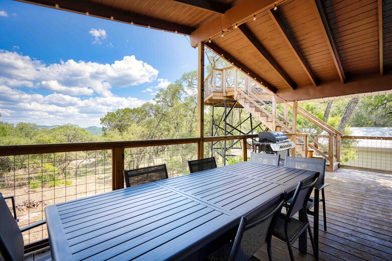 Lake View Retreat with BOAT Rental Available - Canyon Lake, Texas