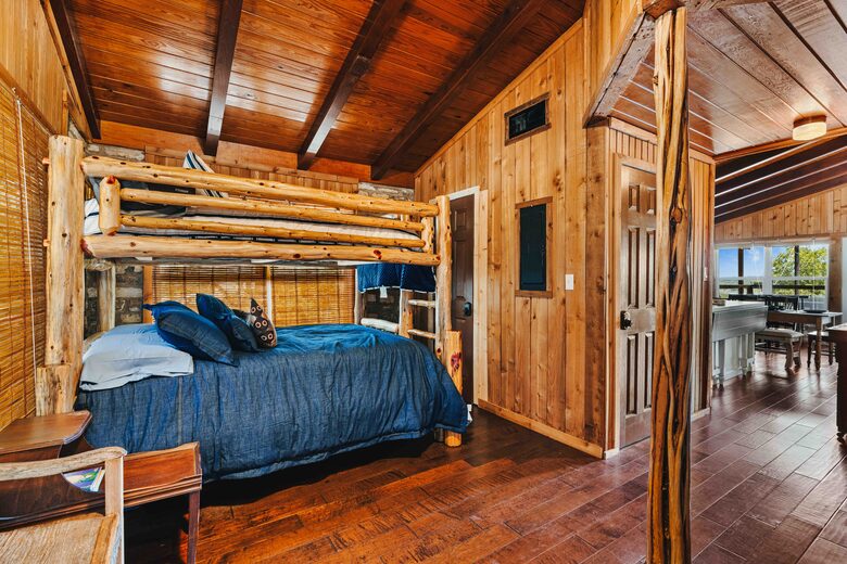 Lake View Retreat with BOAT Rental Available - Canyon Lake, Texas