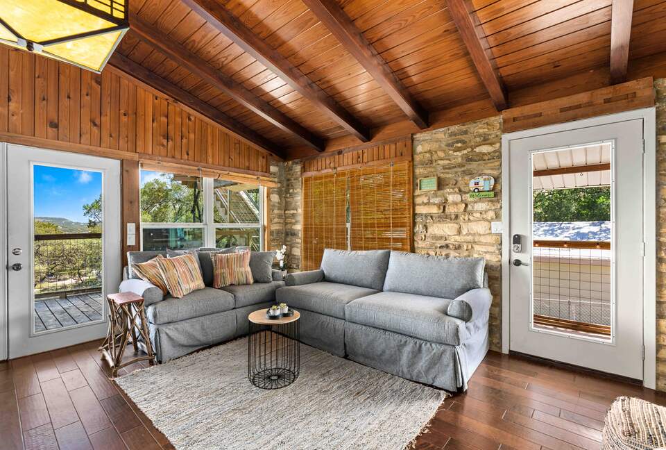 Lake View Retreat with BOAT Rental Available - Canyon Lake, Texas