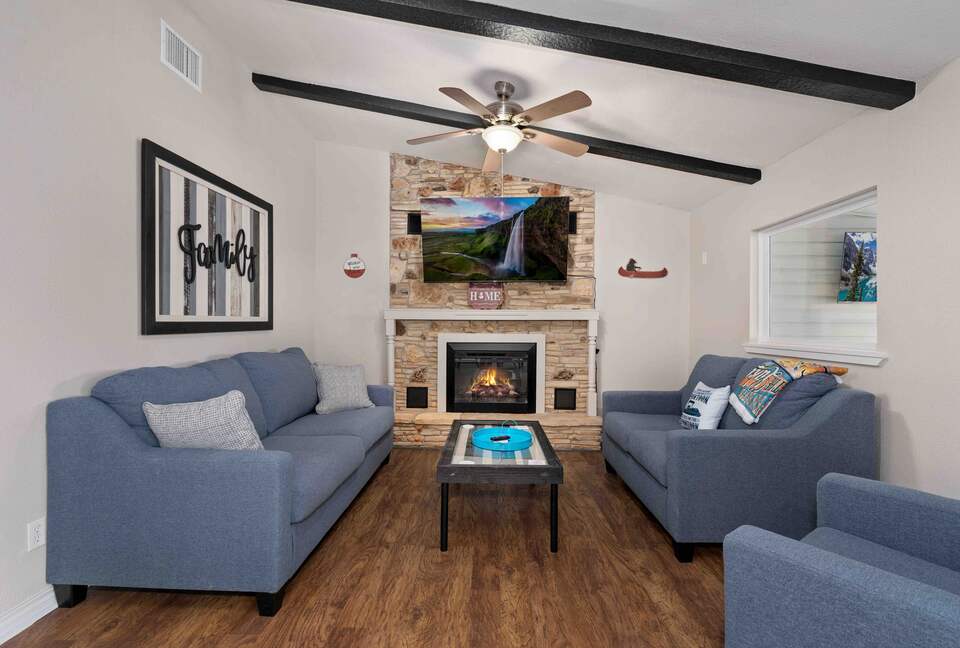 Lake View Hm | with BOAT Rentals & Handicap friendly - Canyon Lake, Texas