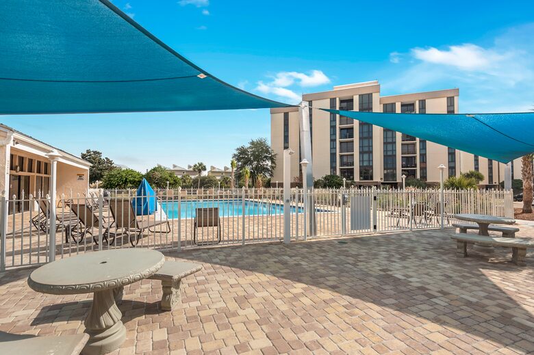 Penthouse With Ocean Views and Private Beach Access - Destin, Florida
