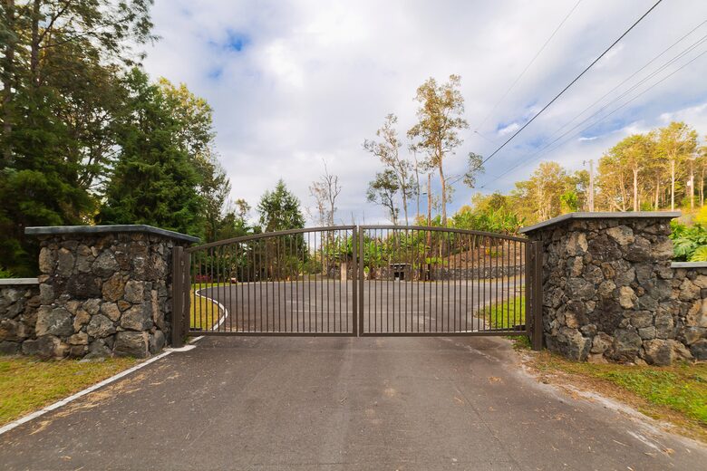 Magical Hawaiian Cloud Forest Estate - Kailua, Hawaii