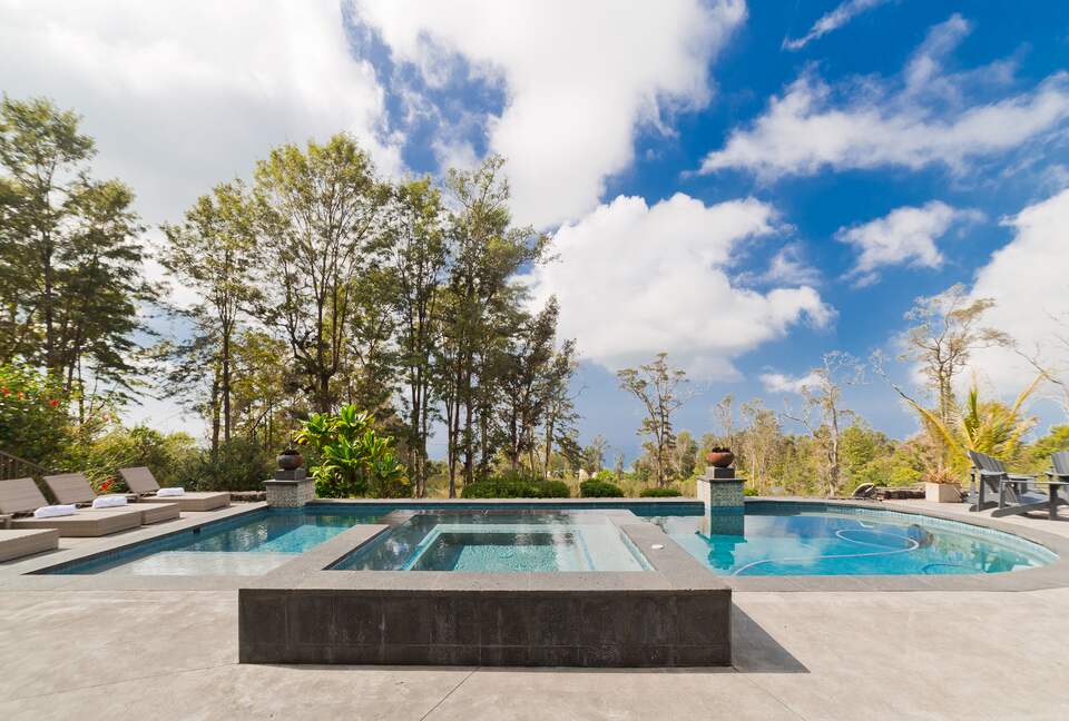 Magical Hawaiian Cloud Forest Estate - Kailua, Hawaii