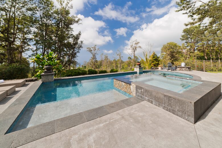 Magical Hawaiian Cloud Forest Estate - Kailua, Hawaii