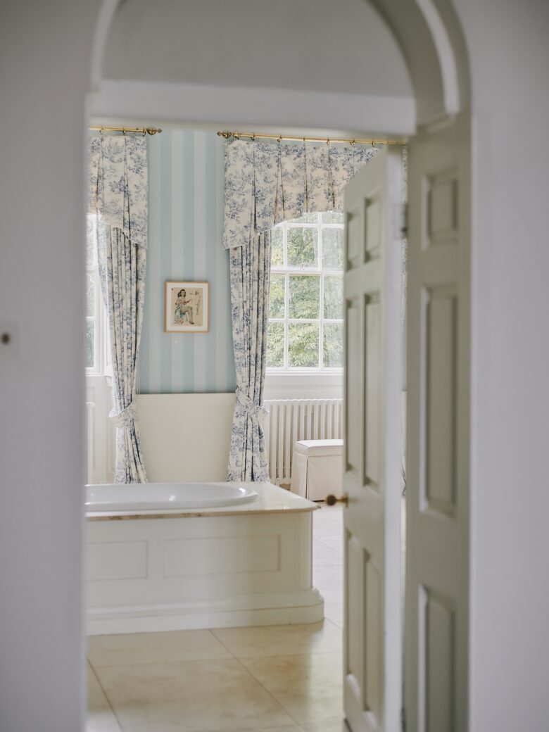 Langley House (R) - Langley Burrell, United Kingdom