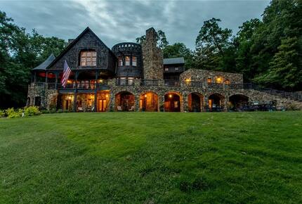 Bellissimo Castle on Lake Lanier / Private dock / Boat / Jet Skis / ATV - Gainesville, Georgia