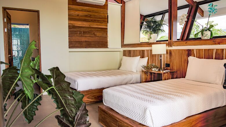 Surf Synergy - Full Immersion Surf Retreat I - Jaco, Costa Rica
