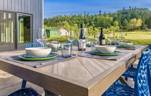 Green Acres of Hidden Hills | Modern Luxury in Wine Country - McMinnville, Oregon