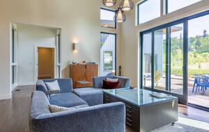 Green Acres of Hidden Hills | Modern Luxury in Wine Country - McMinnville, Oregon