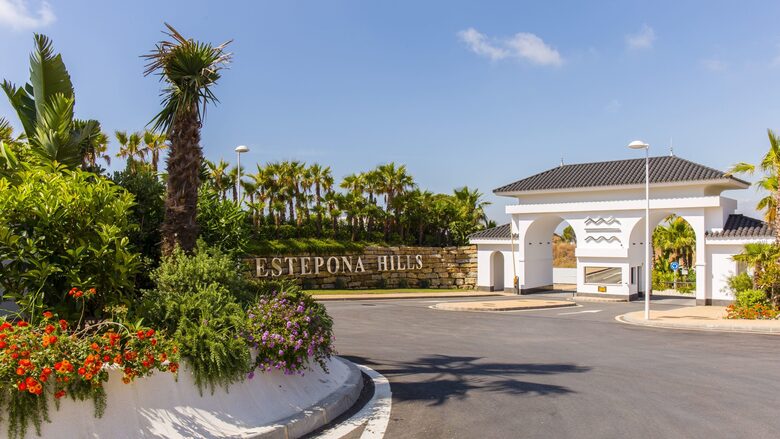 Beautiful, contemporary apartment overlooking Estepona - Estepona, Spain