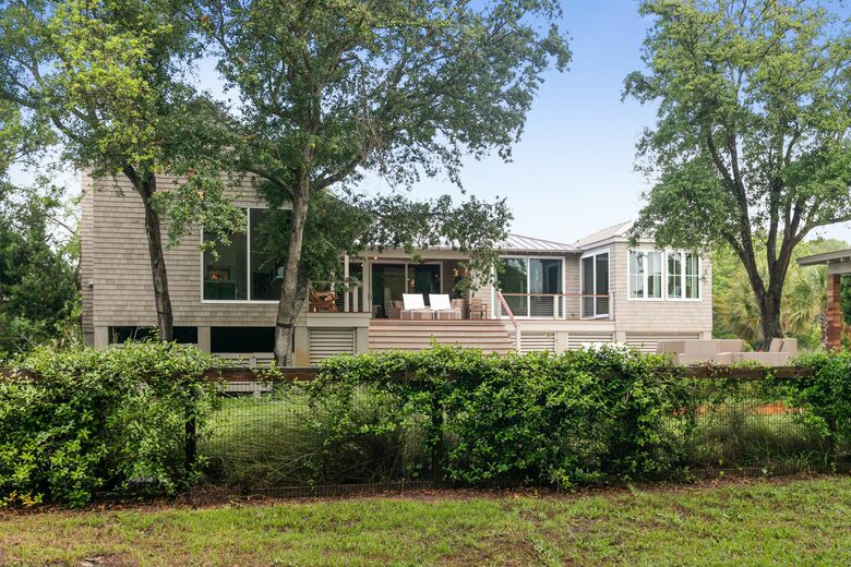 Oceanview Island Beach Cottage - Sullivan’s Island, South Carolina