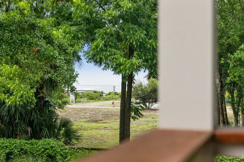Oceanview Island Beach Cottage - Sullivan’s Island, South Carolina