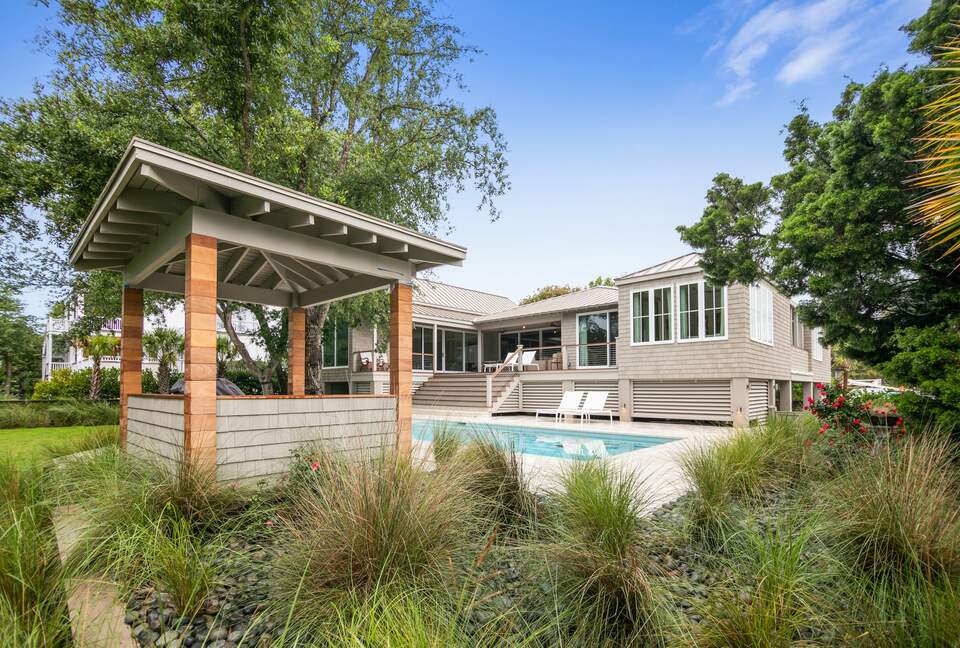 Oceanview Island Beach Cottage - Sullivan’s Island, South Carolina