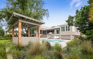 Oceanview Island Beach Cottage - Sullivan’s Island, South Carolina