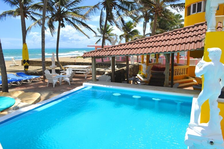 Villa Leone | Oceanfront Pool With Swim Up Bar and Hot Tub on the Beach - Cabarete, Dominican Republic