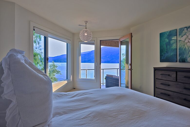 Private Waterfront Oasis - Kelowna, Canada