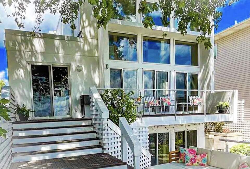 Hidden JEM Lakefront Home - Clear Lake, Iowa