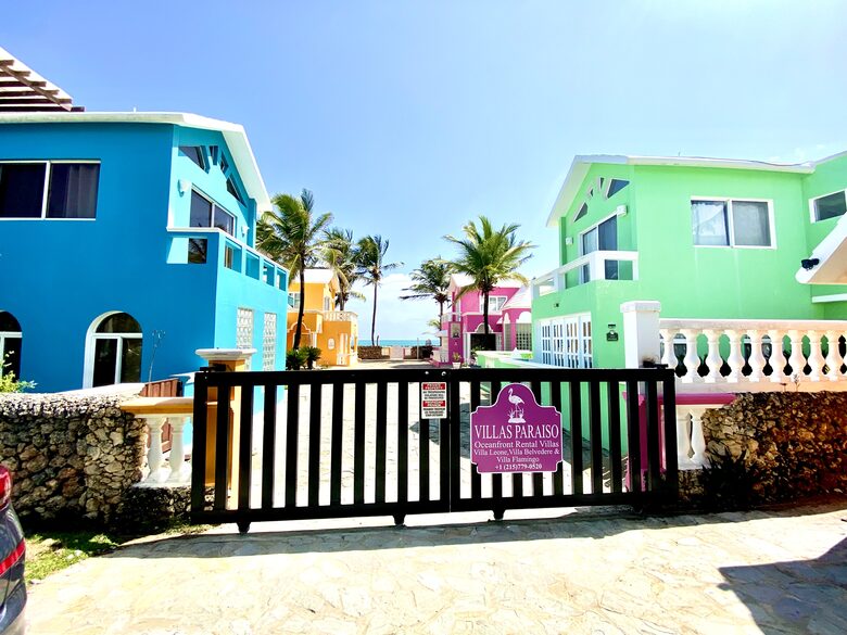 Villa Leone | Oceanfront Pool With Swim Up Bar and Hot Tub on the Beach - Cabarete, Dominican Republic