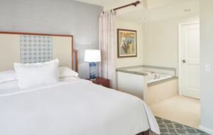 The Grand Waikikian at Hilton Hawaiian Village 1-Bedroom - Honolulu, Hawaii