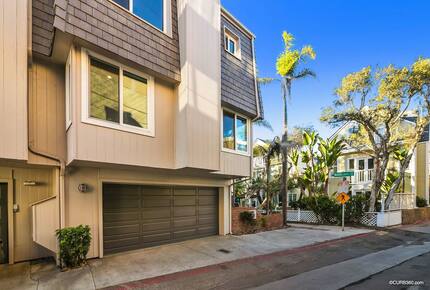 Mission Beach Townhome with Bay Views - San Diego, California
