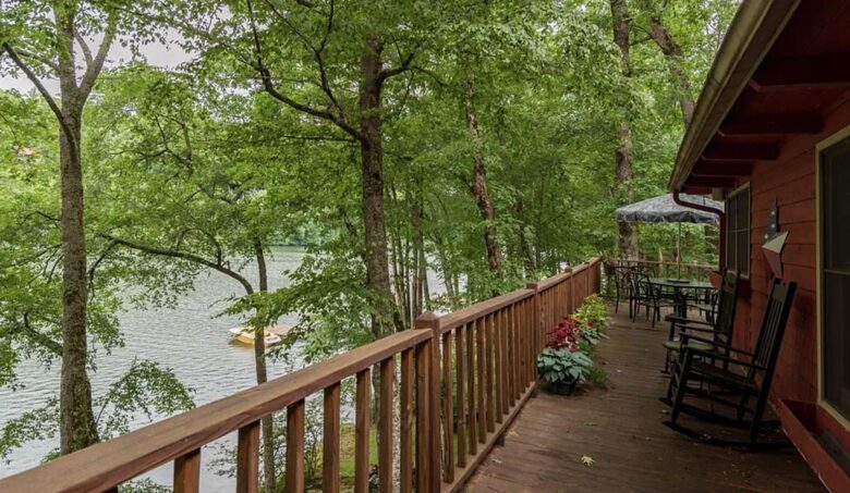 Luxe Cabin on the Lake - Glenville, North Carolina