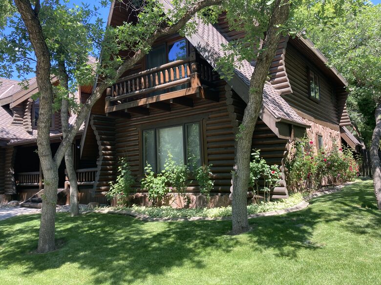 Splinter Shack Lodge | Charming Ski Log Cabin 20 minutes from Snowbasin! - Ogden, Utah