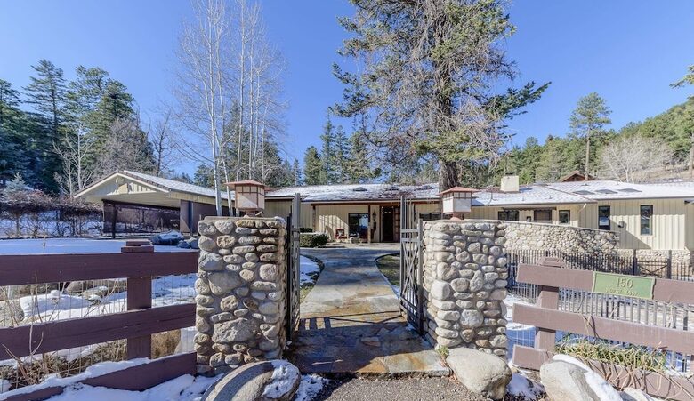 The River House Luxury with Hot Tub - Ruidoso, New Mexico