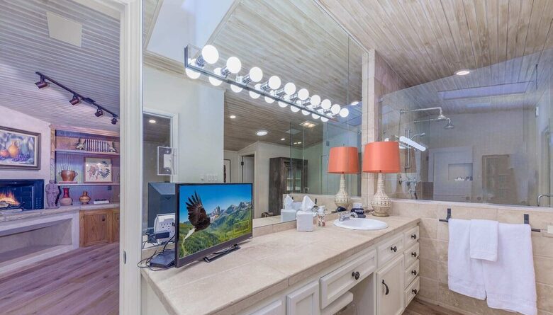 The River House Luxury with Hot Tub - Ruidoso, New Mexico