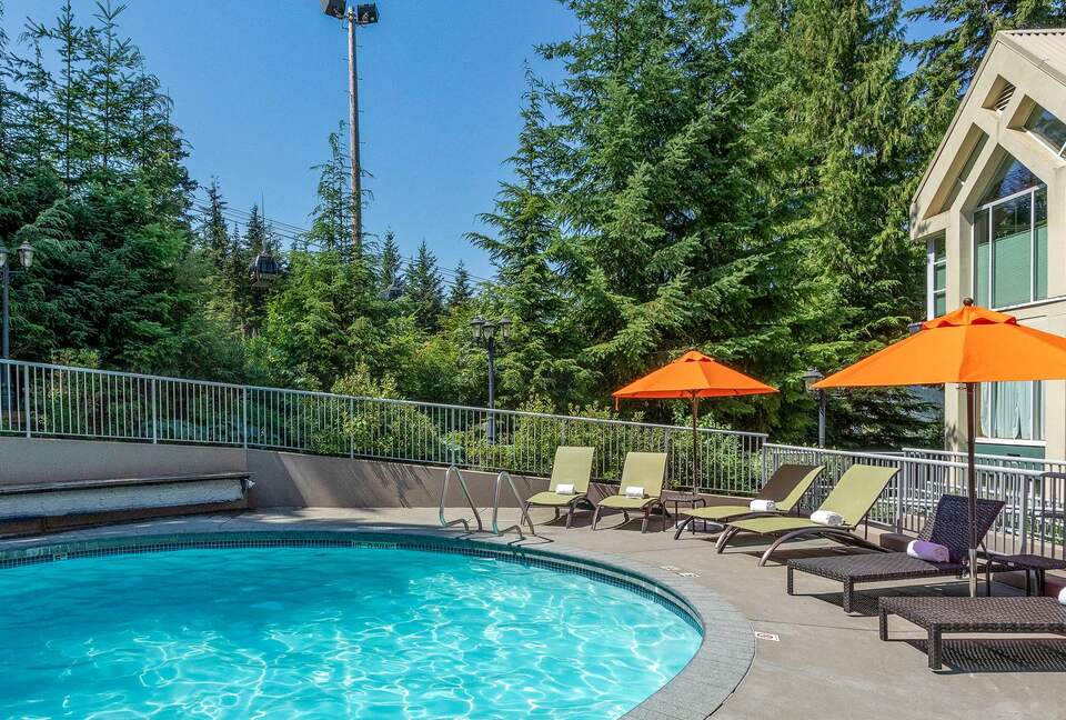 Woodrun Lodge 514 | Ski-In Ski-Out Condo w/ Pool, Hot Tub - Whistler, Canada
