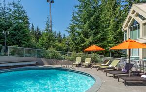 Cozy Ski-In Ski-Out Villa with Community Amenities - Whistler, Canada