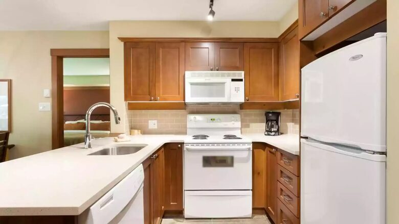 Full Kitchen