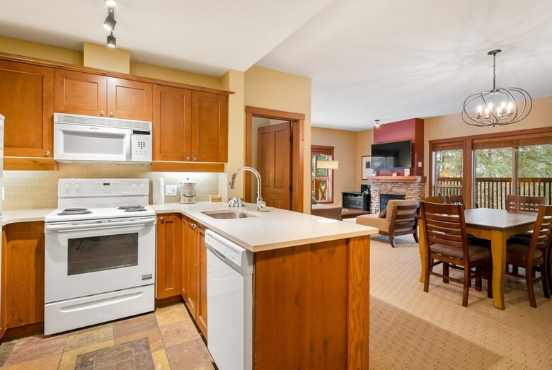 Full Kitchen