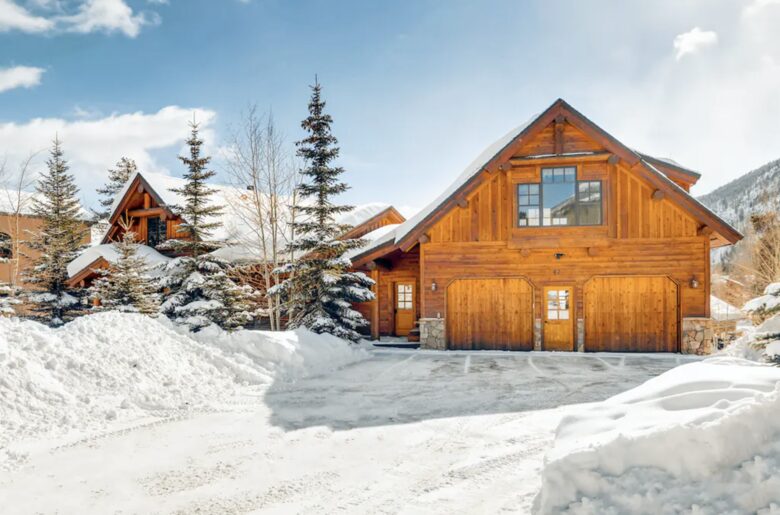 Gorgeous Frisco Log Cabin with Mountain Views & Private Hot Tub - Frisco, Colorado