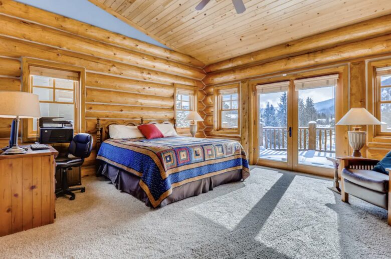 Gorgeous Frisco Log Cabin with Mountain Views & Private Hot Tub - Frisco, Colorado
