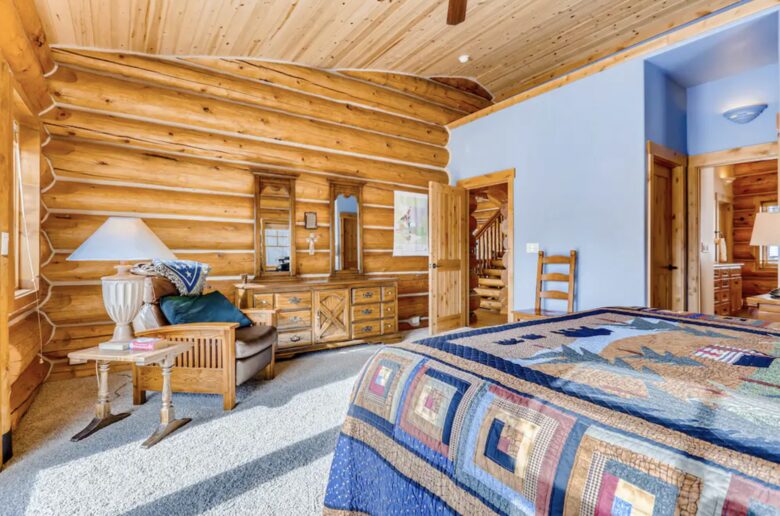 Gorgeous Frisco Log Cabin with Mountain Views & Private Hot Tub - Frisco, Colorado