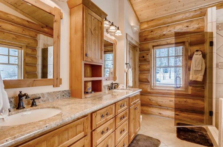 Gorgeous Frisco Log Cabin with Mountain Views & Private Hot Tub - Frisco, Colorado