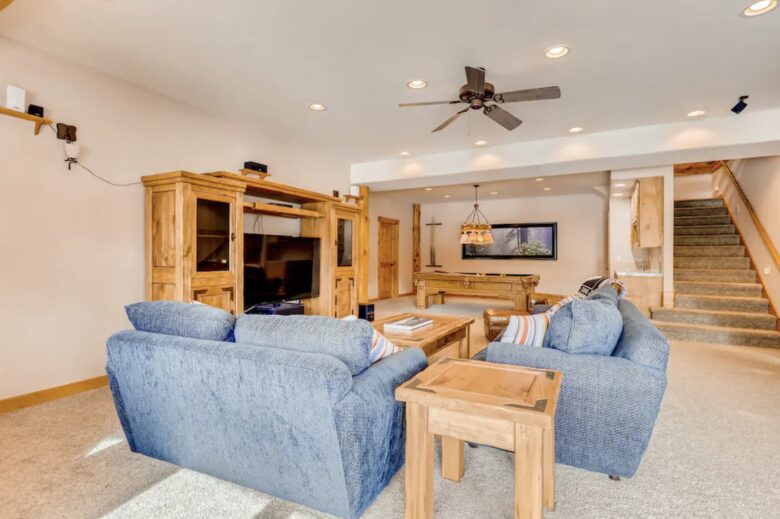 Gorgeous Frisco Log Cabin with Mountain Views & Private Hot Tub - Frisco, Colorado