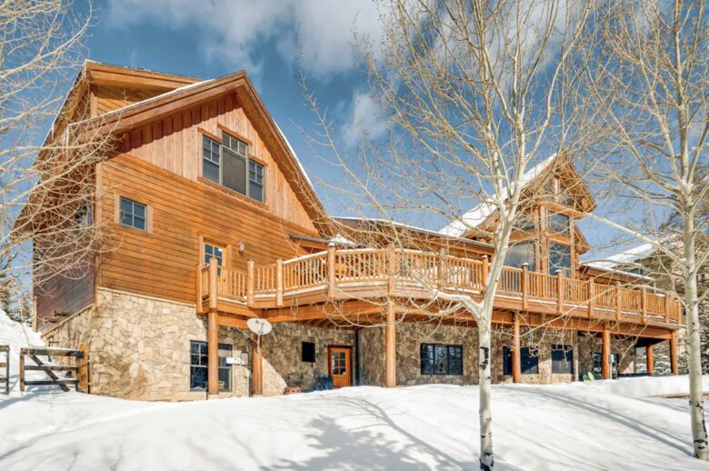 Gorgeous Frisco Log Cabin with Mountain Views & Private Hot Tub - Frisco, Colorado