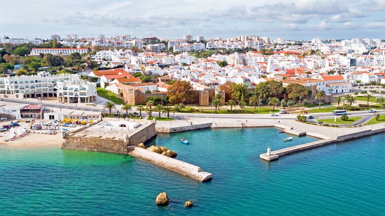 Modern 3-Bedroom Marina Getaway - Lagos, Portugal